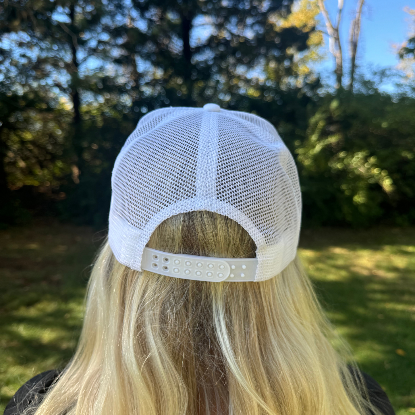 Tee Time Two-Tone White Hat with Navy Rope